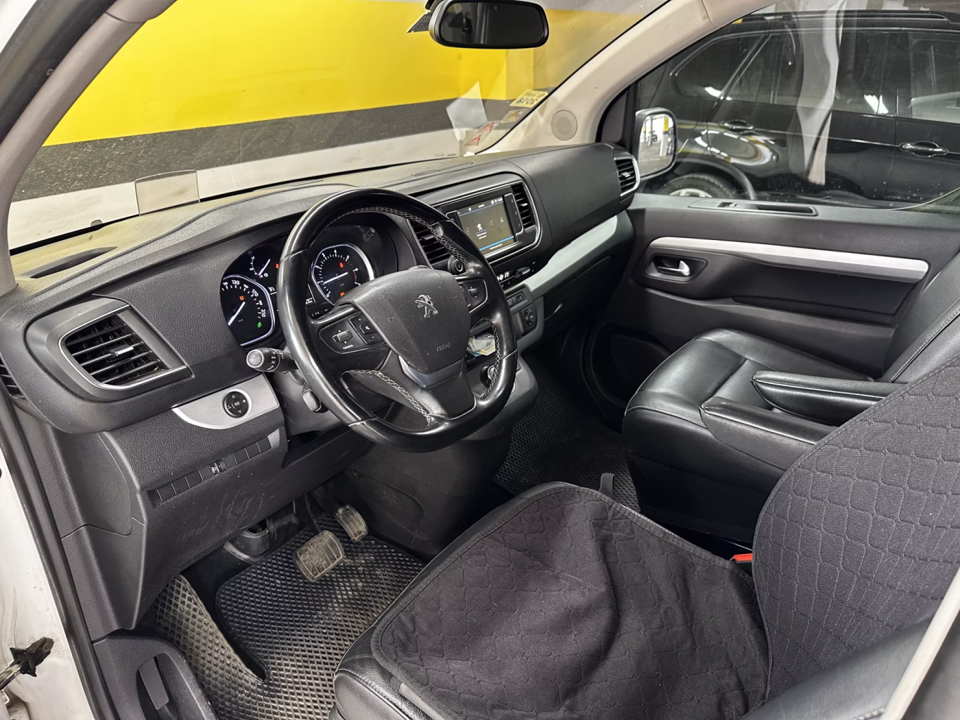 Peugeot Traveller фото 13