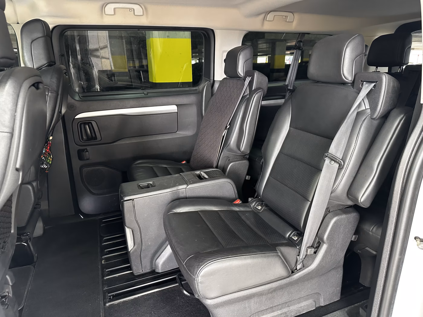 Peugeot Traveller фото 14