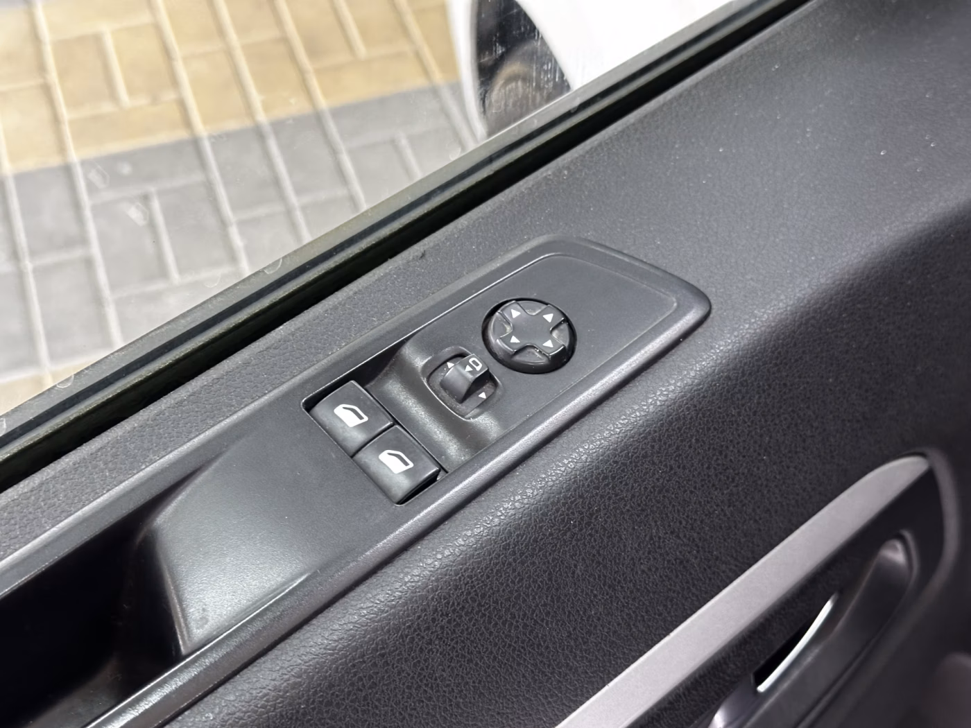 Peugeot Traveller фото 16