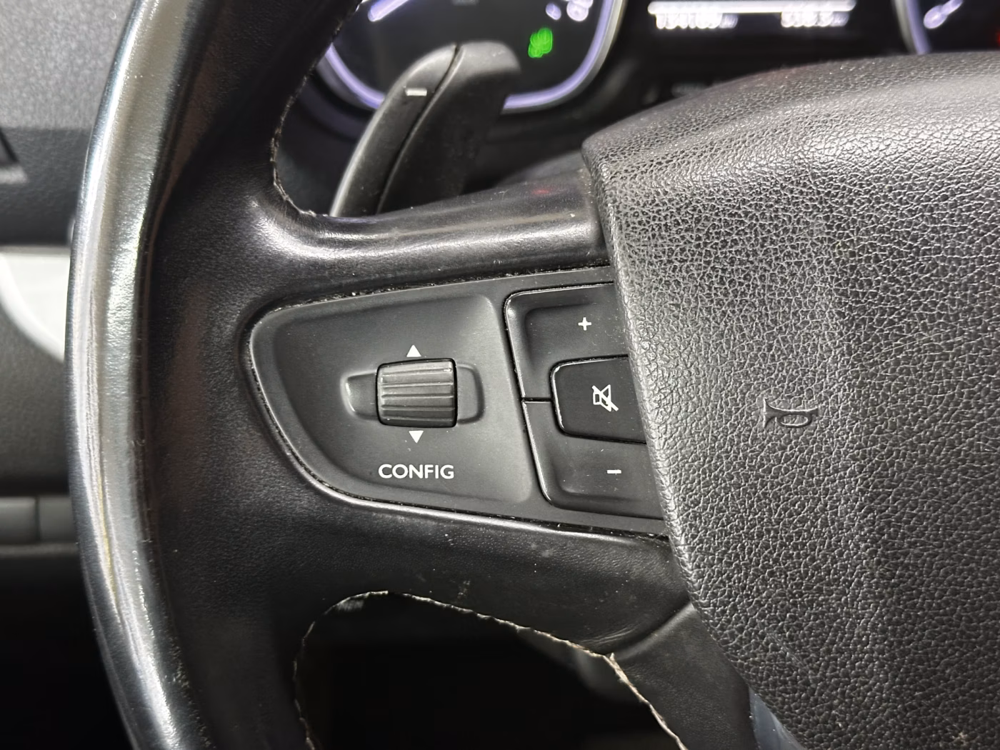 Peugeot Traveller фото 18