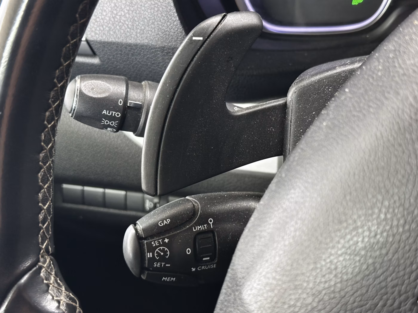 Peugeot Traveller фото 20