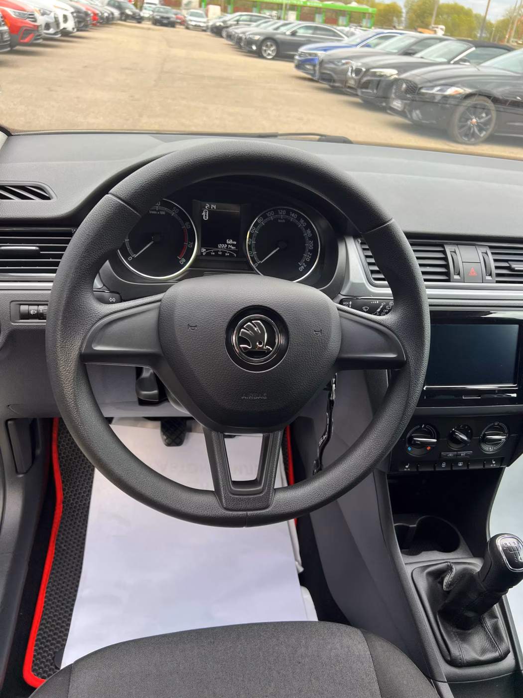 Skoda Rapid фото 12