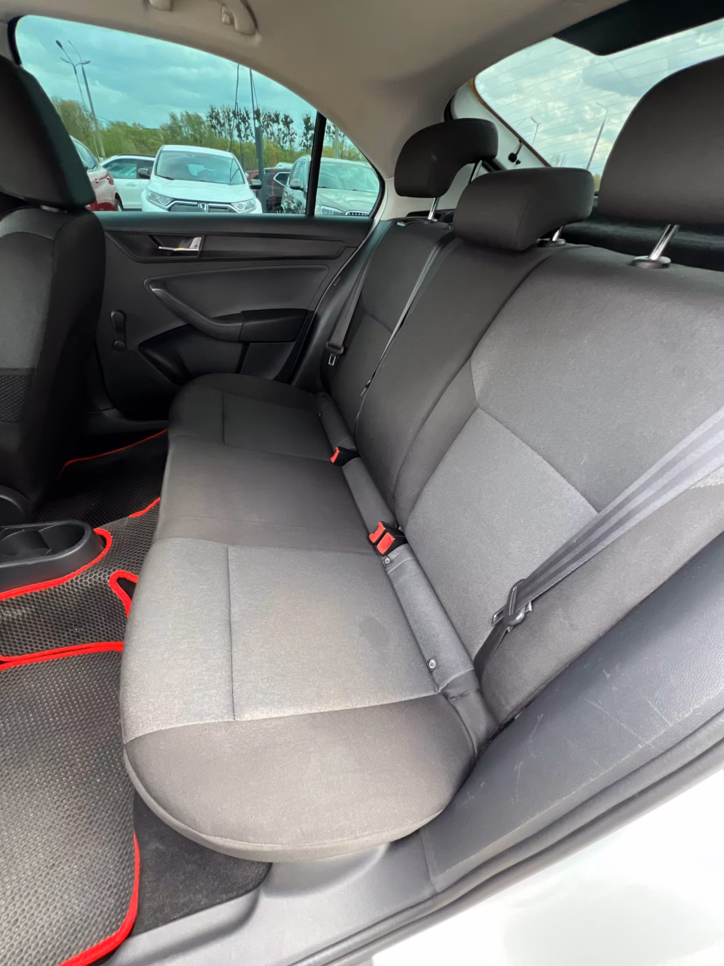 Skoda Rapid фото 14