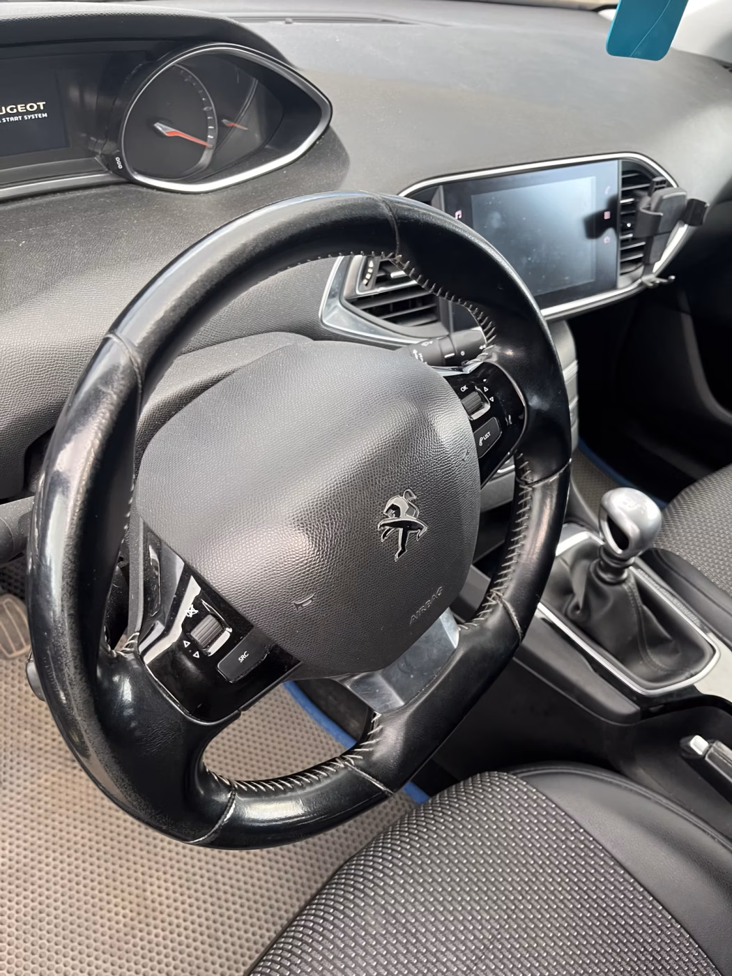 Peugeot 308 фото 13