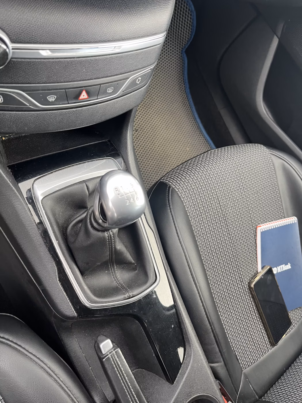 Peugeot 308 фото 15