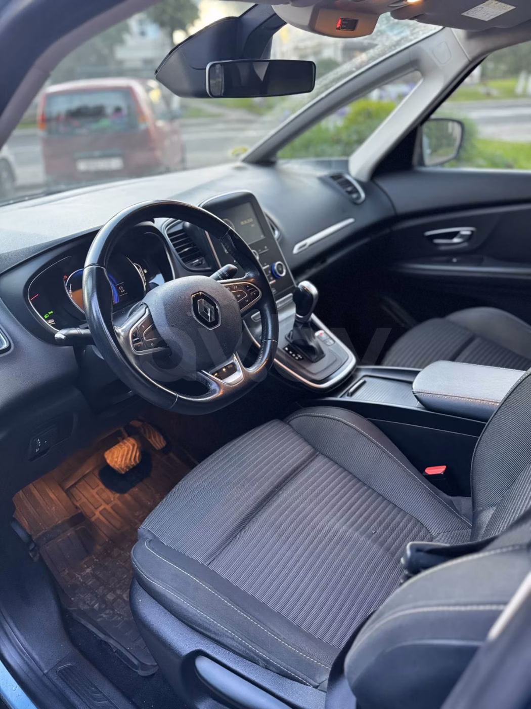 Renault Scenic фото 8