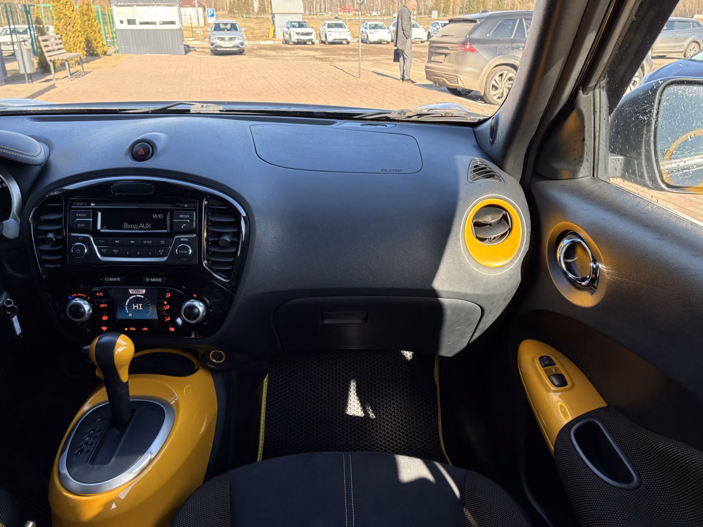 Nissan Juke фото 16