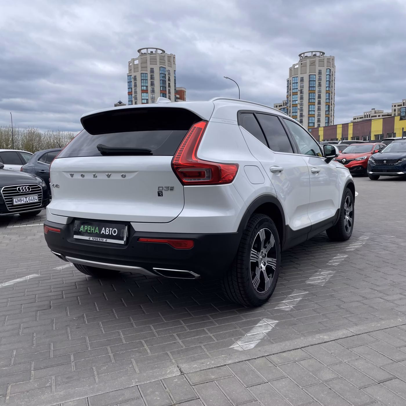Volvo XC40 фото 4