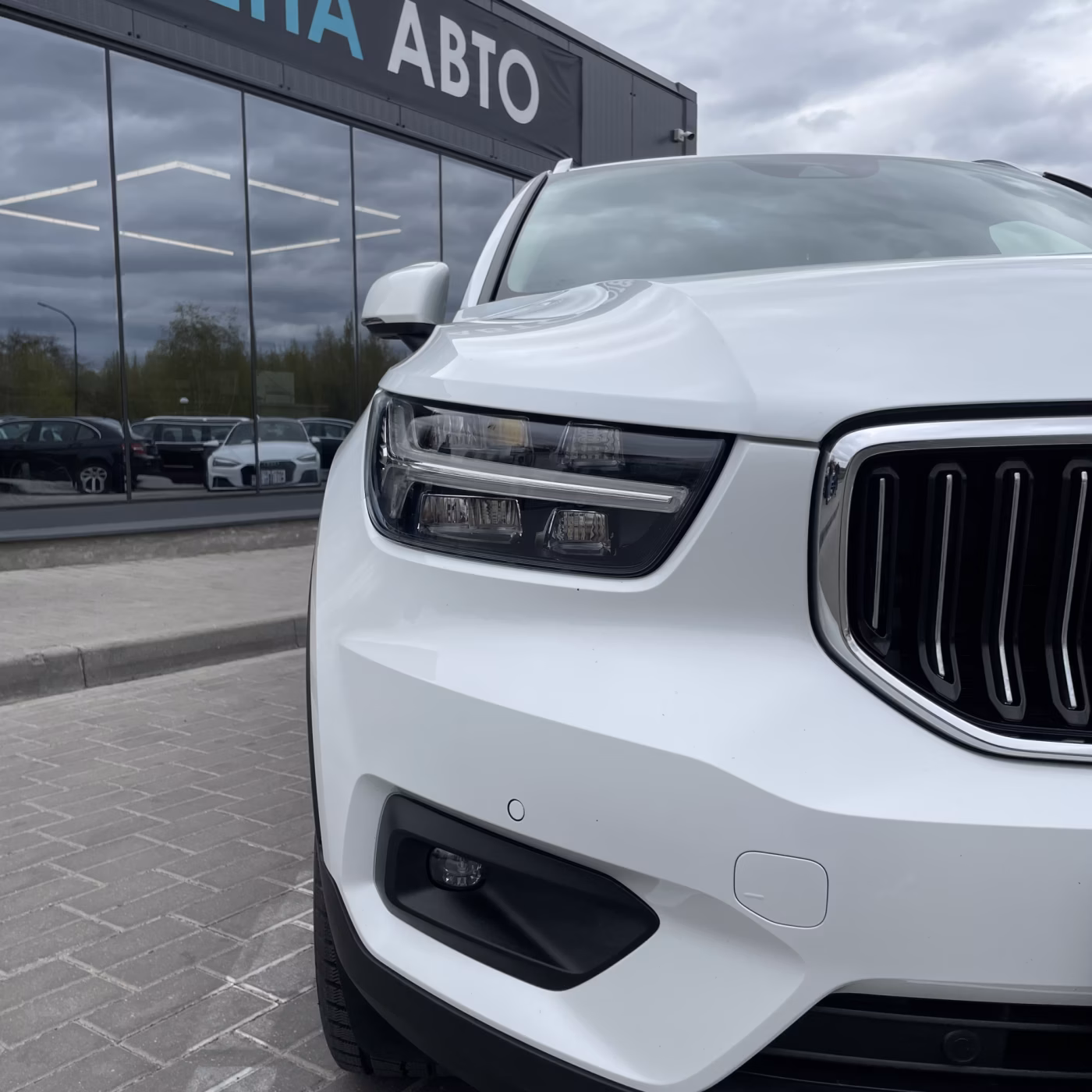 Volvo XC40 фото 11