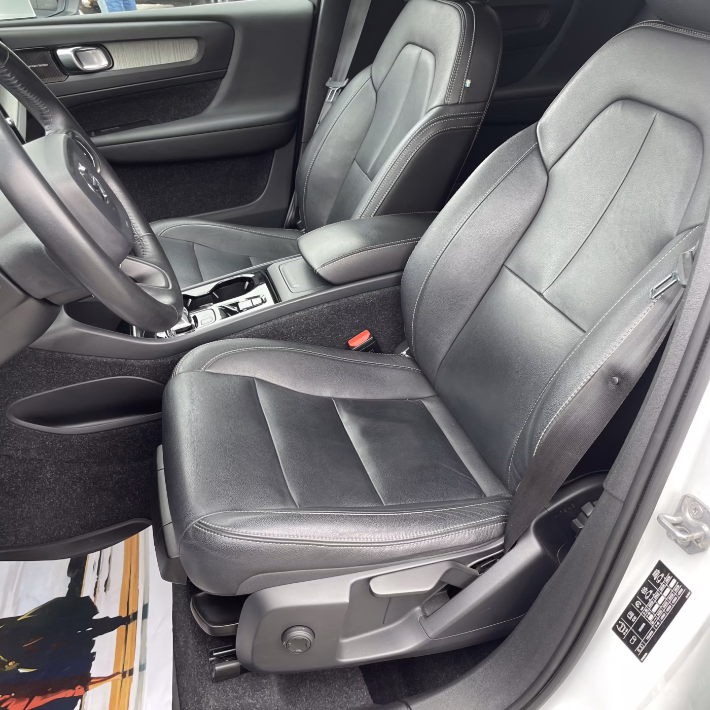 Volvo XC40 фото 14