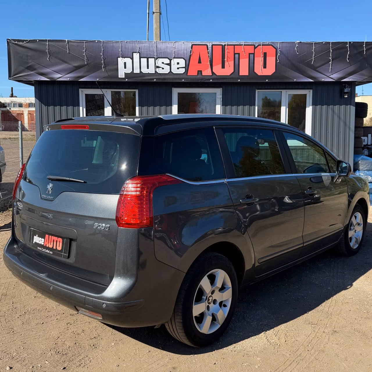 Peugeot 5008 фото 3