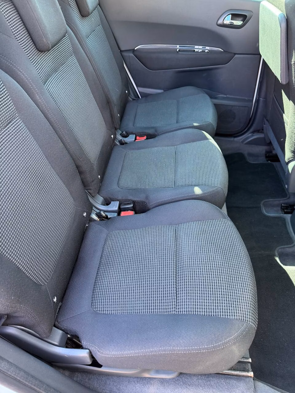 Peugeot 5008 фото 8