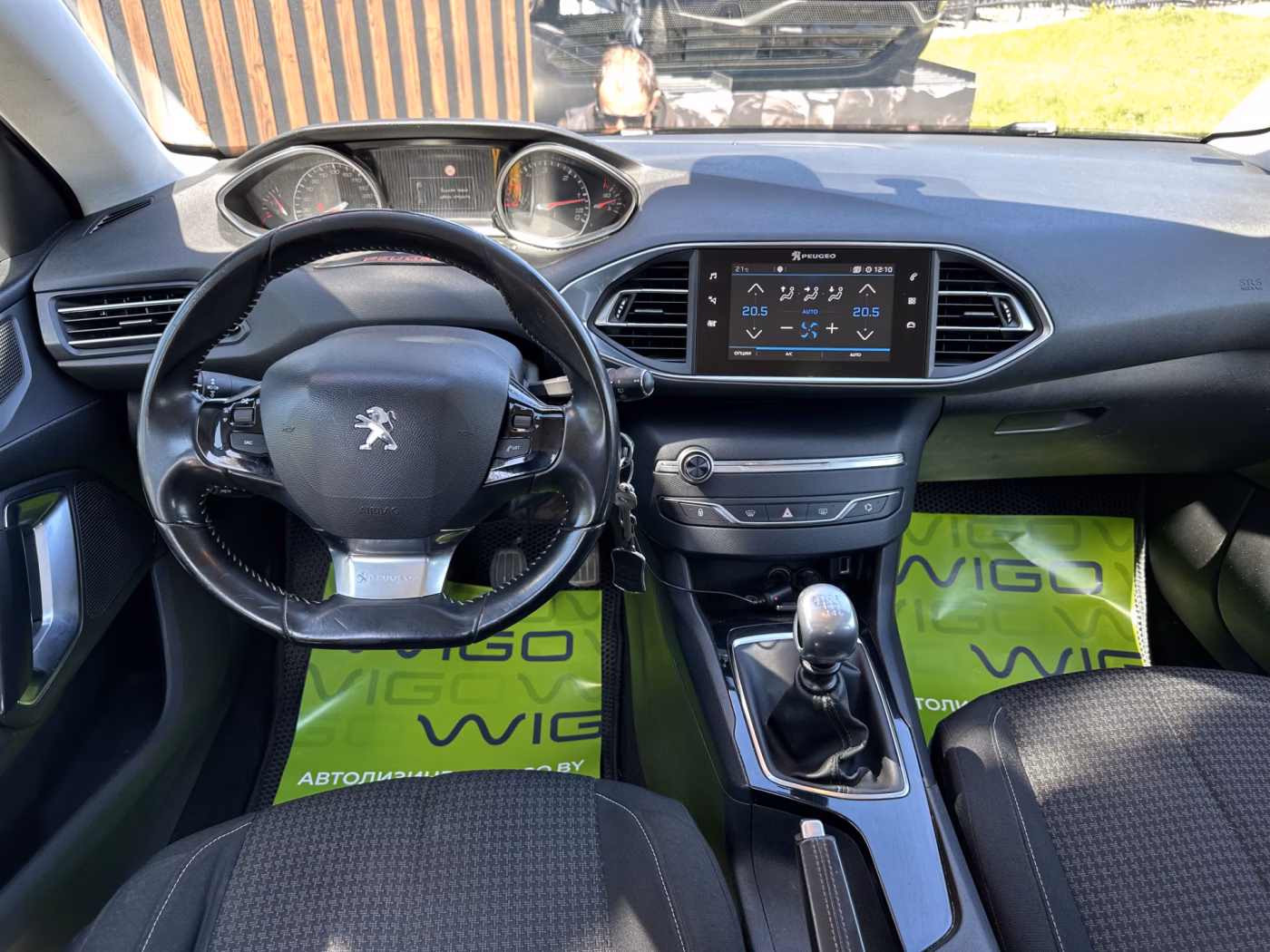 Peugeot 308 фото 9