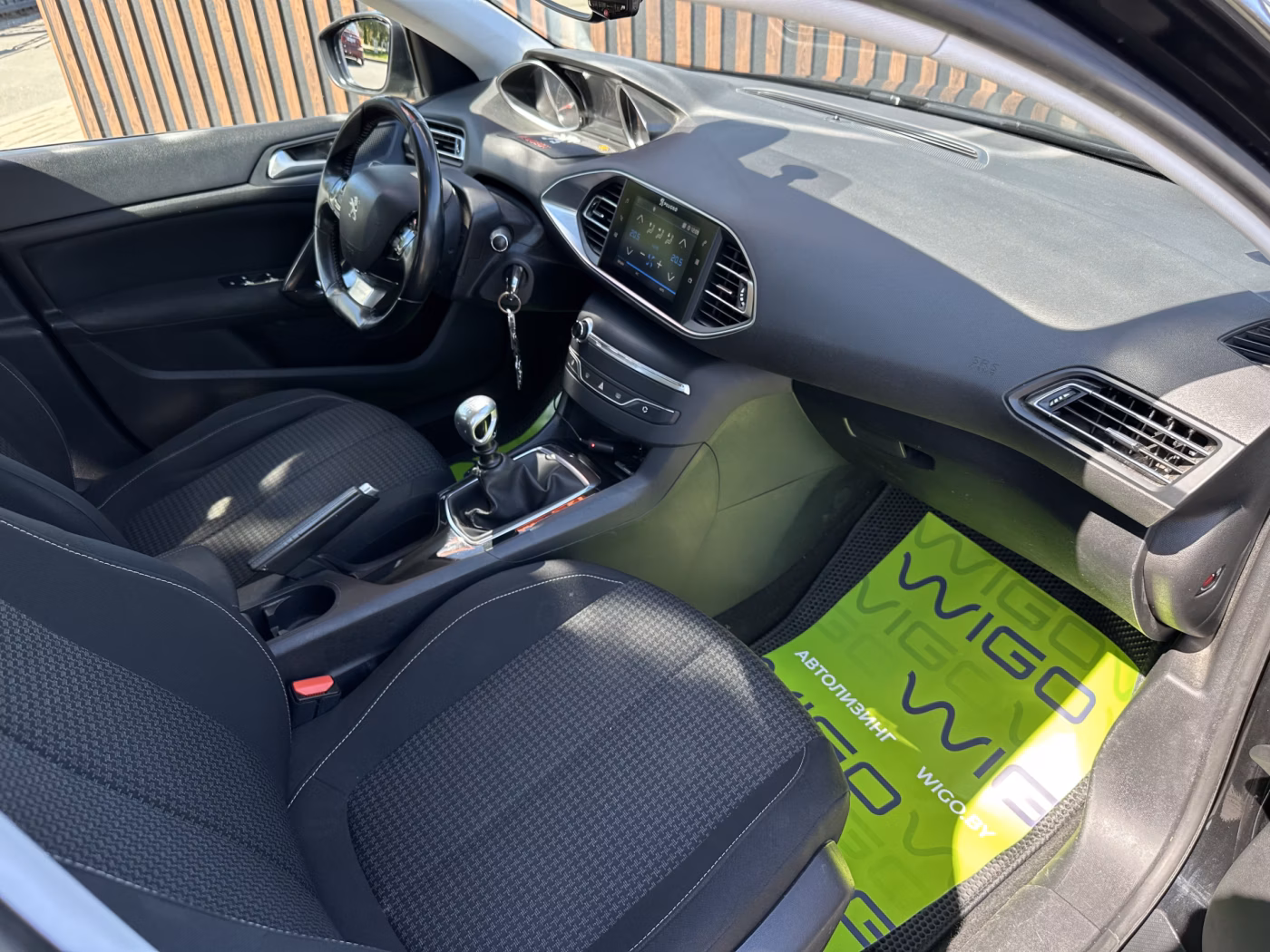 Peugeot 308 фото 10