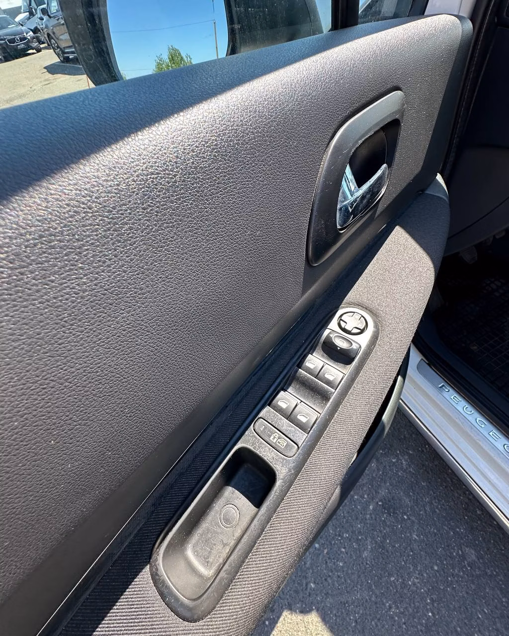 Peugeot 3008 фото 9