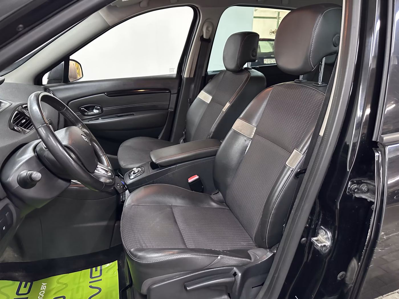 Renault Scenic фото 8
