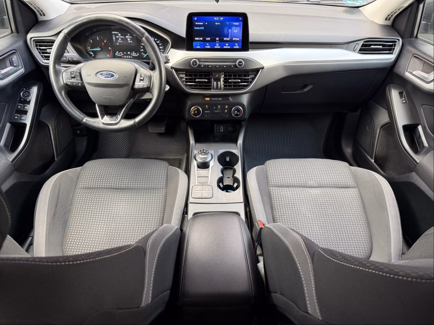 Ford Focus фото 8