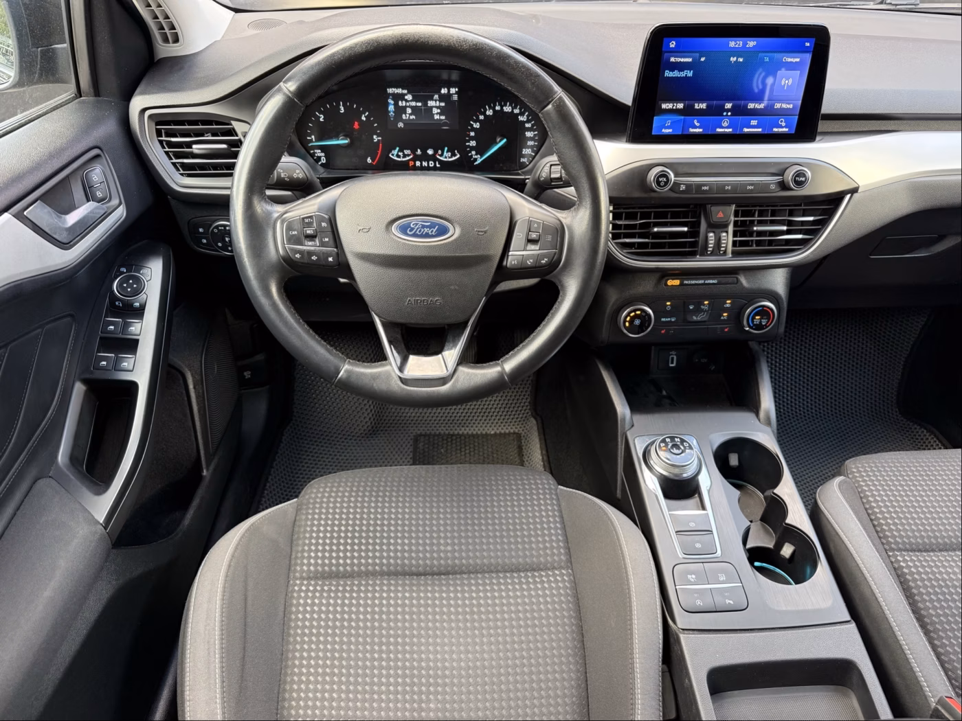 Ford Focus фото 10