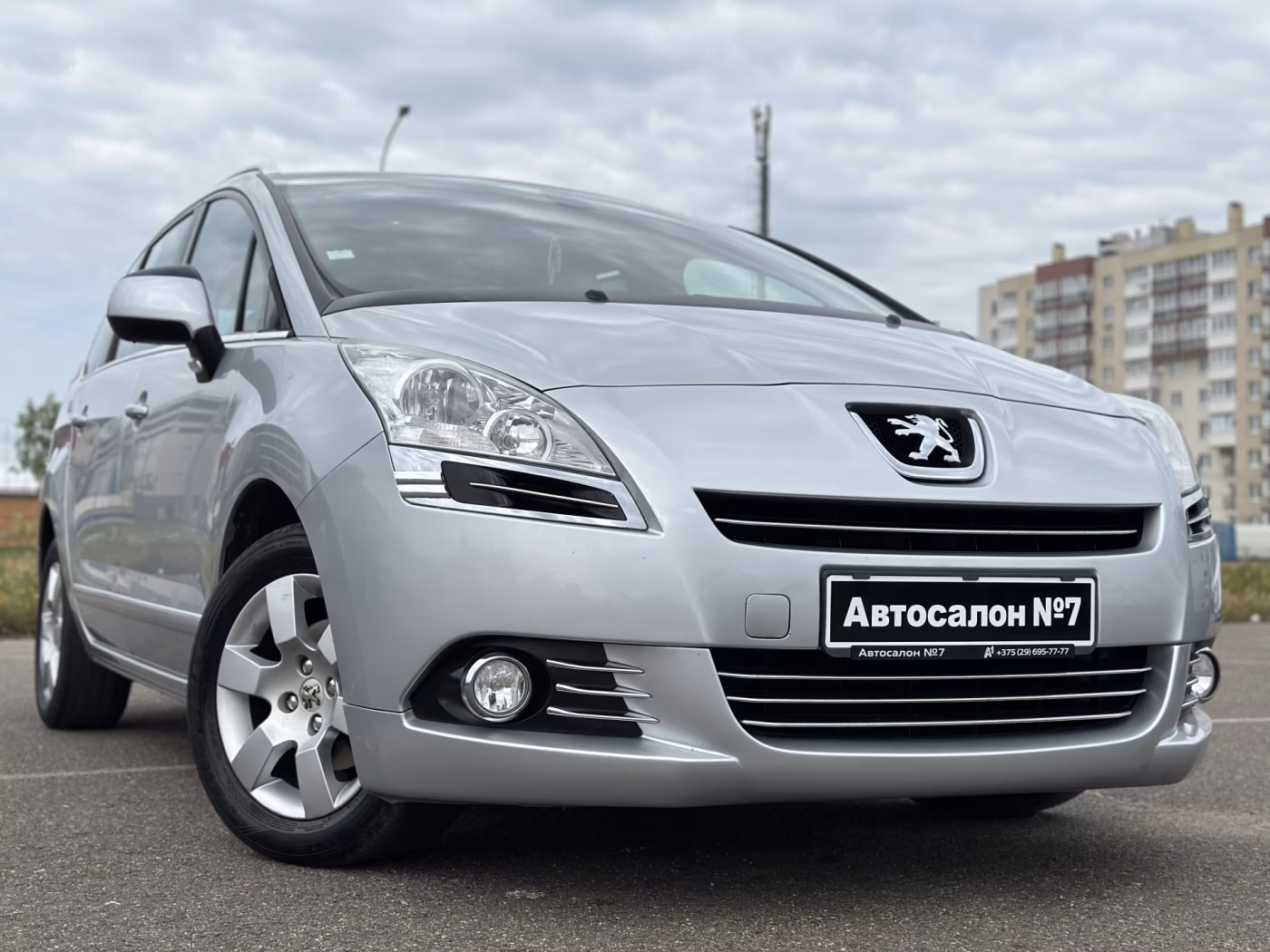 Peugeot 5008 фото 3