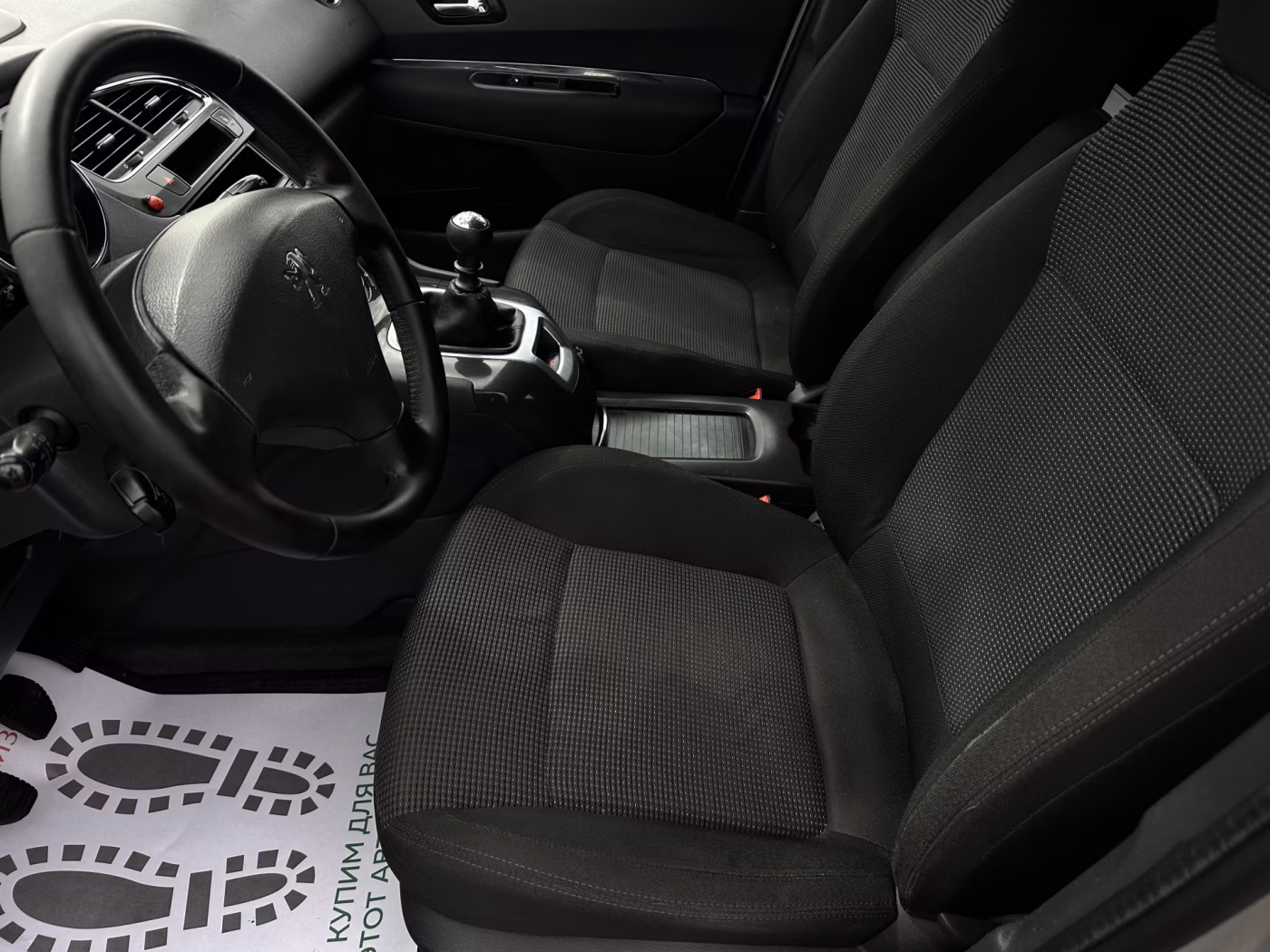 Peugeot 5008 фото 8