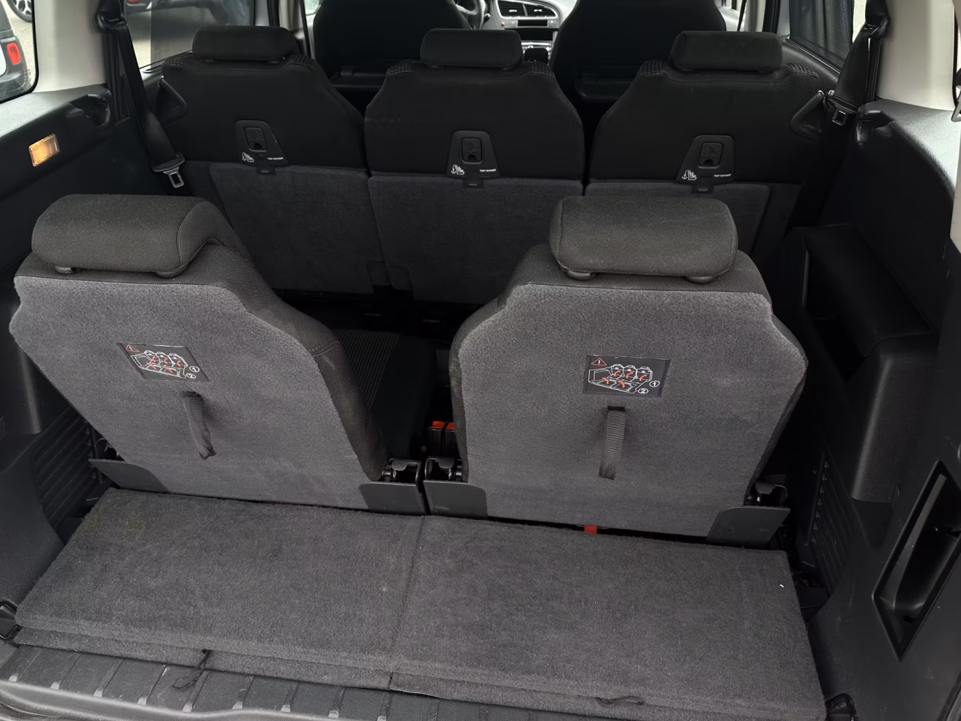 Peugeot 5008 фото 10