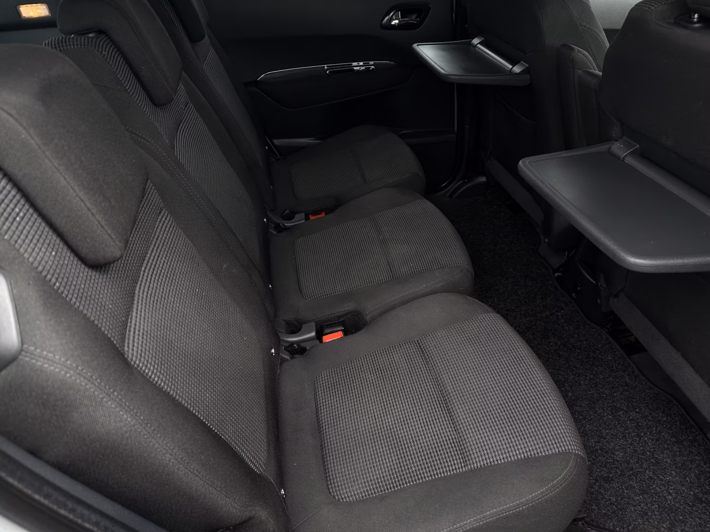 Peugeot 5008 фото 11