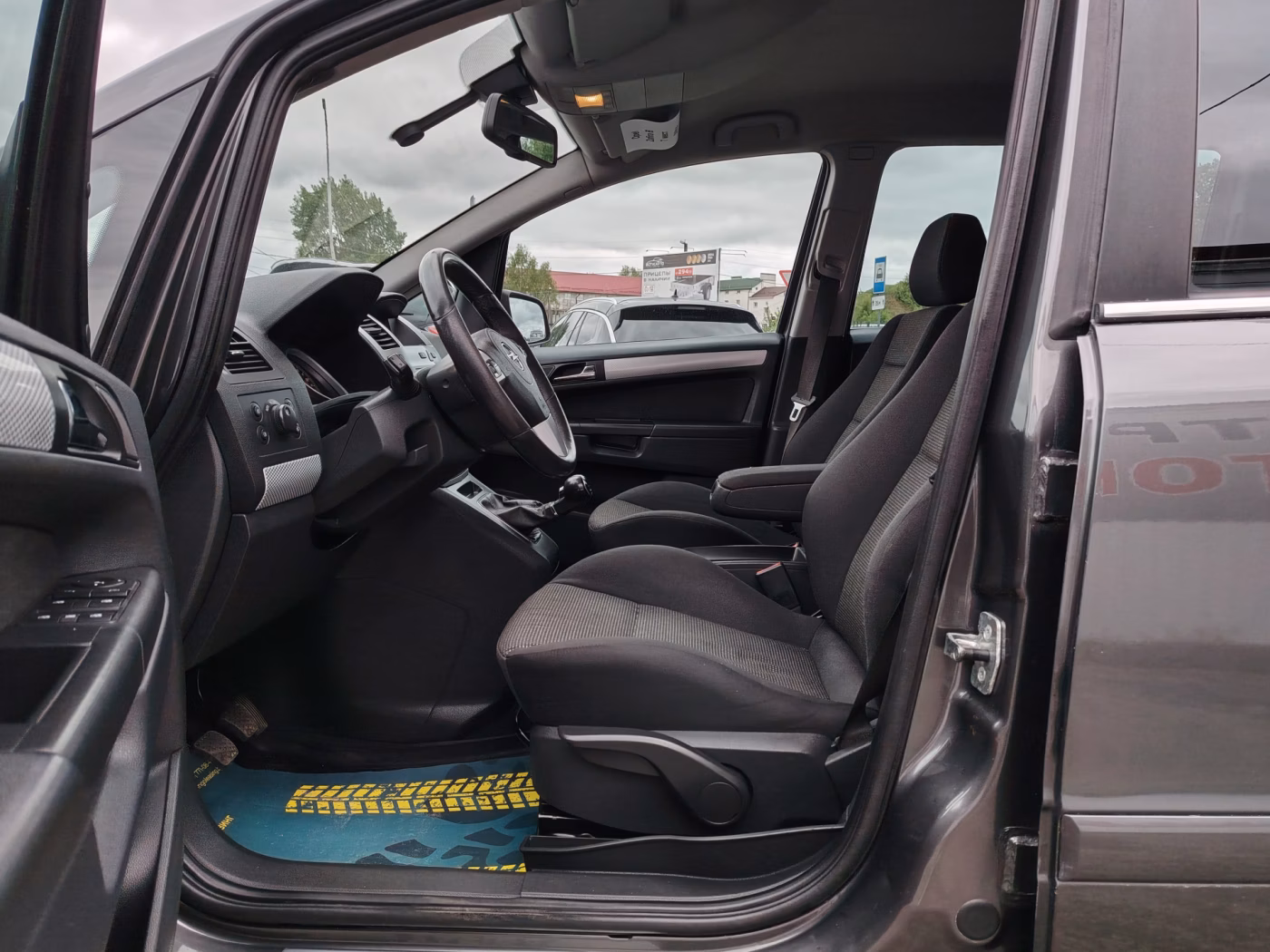 Opel Zafira фото 9