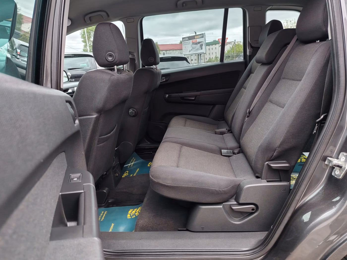 Opel Zafira фото 10