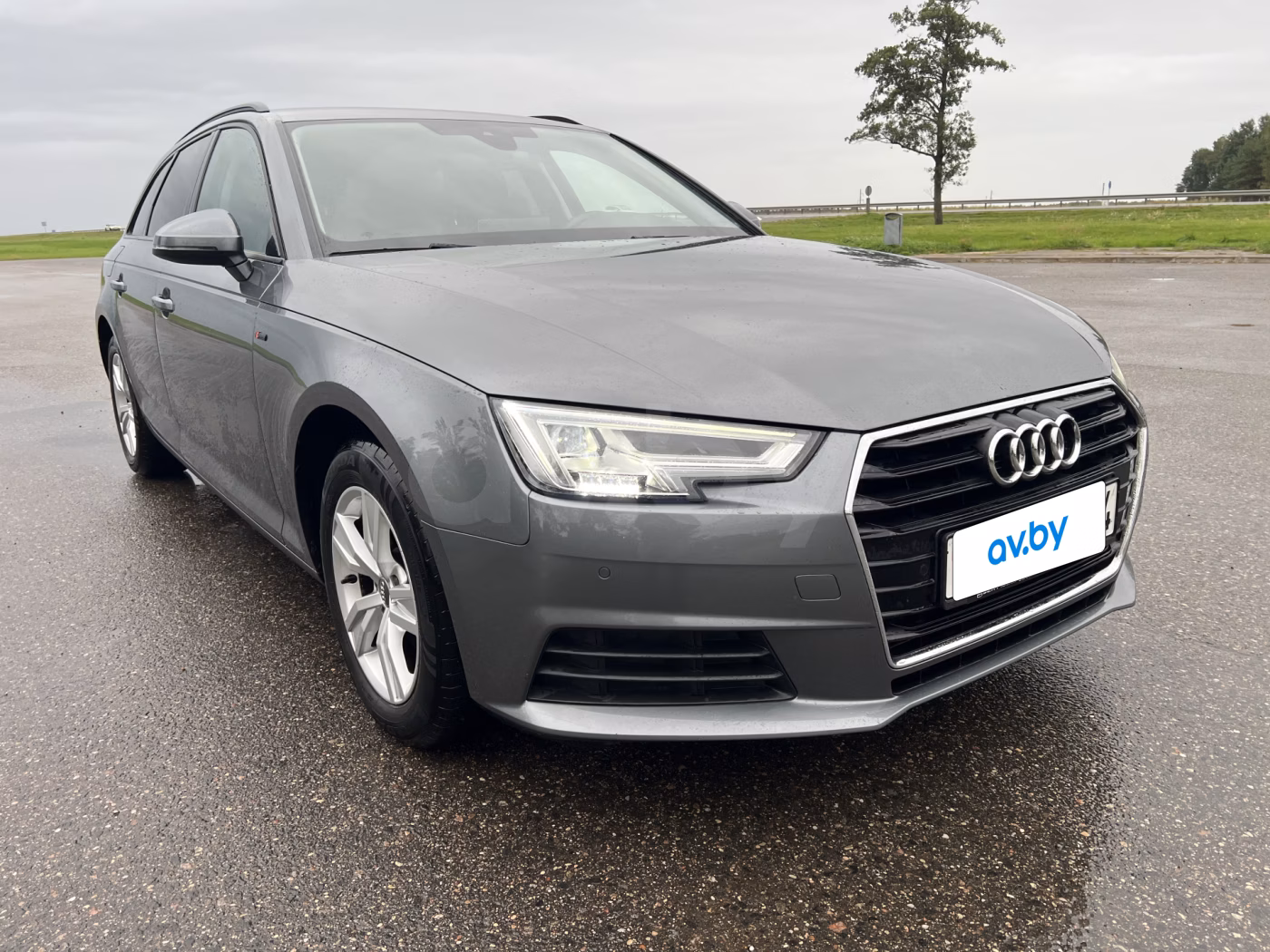 Audi A4 фото 3