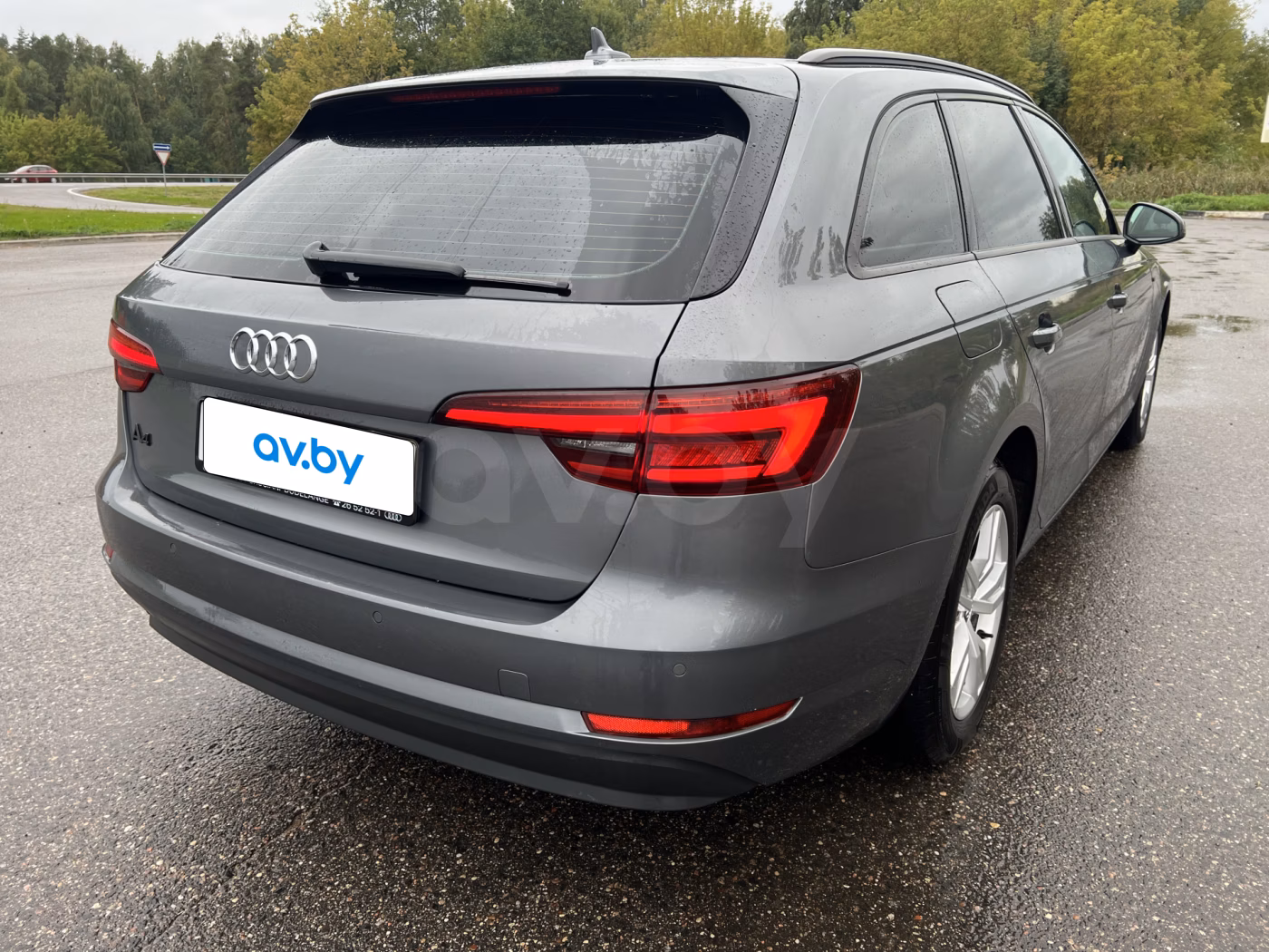 Audi A4 фото 7