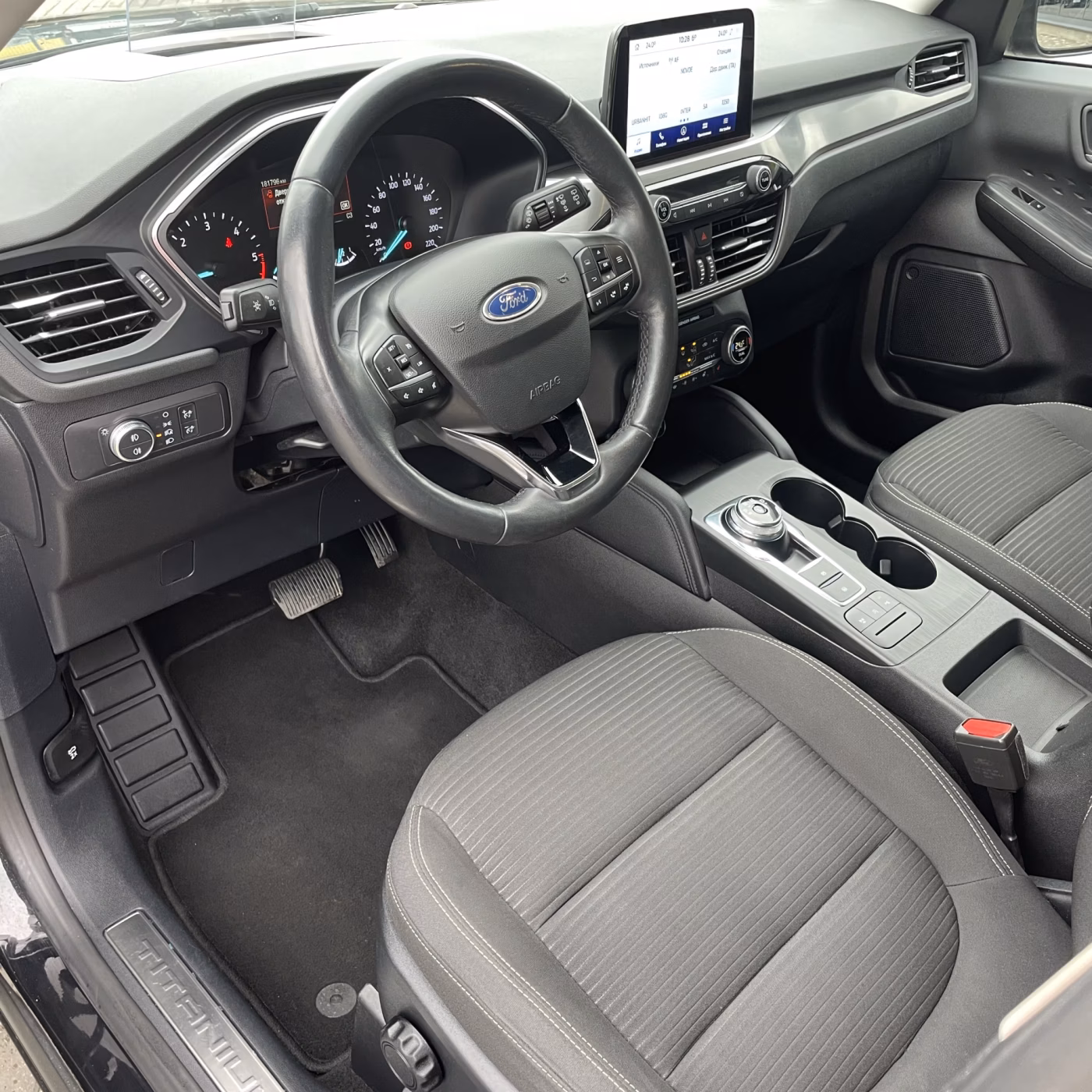 Ford Kuga фото 12
