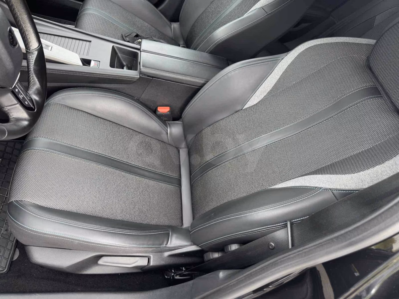 Peugeot 308 фото 12