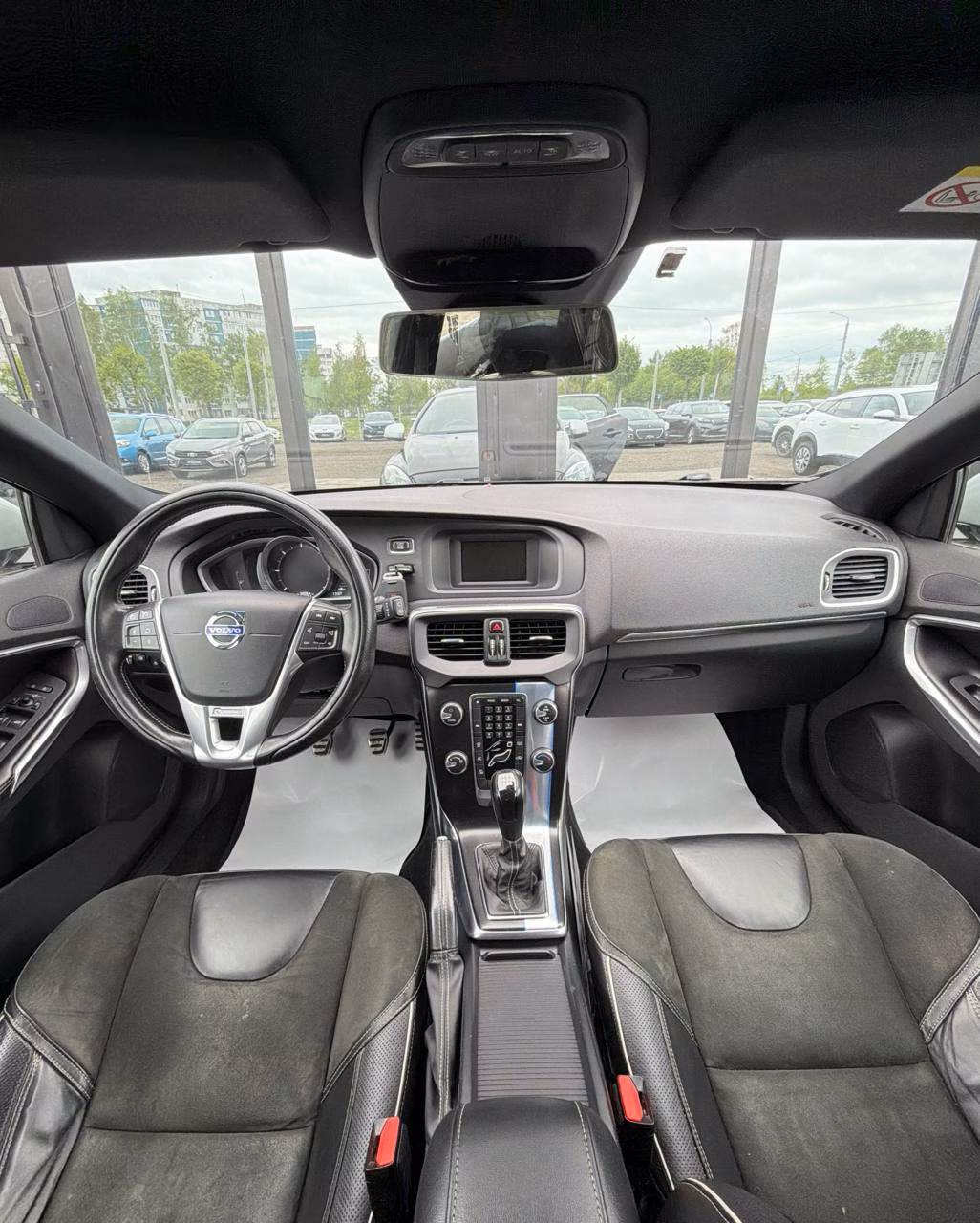 Volvo V40 фото 7