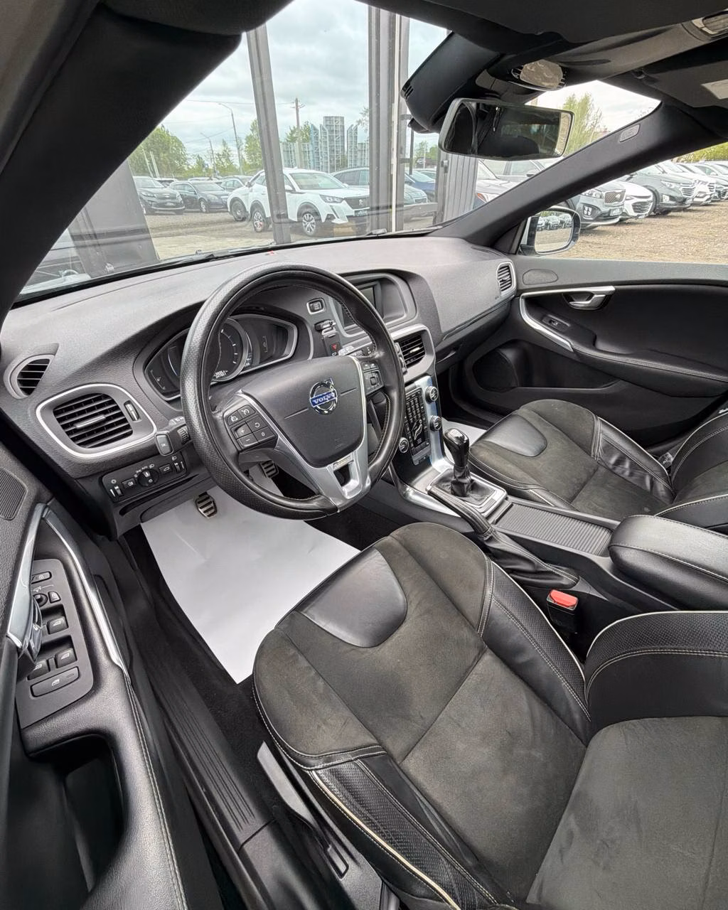 Volvo V40 фото 8