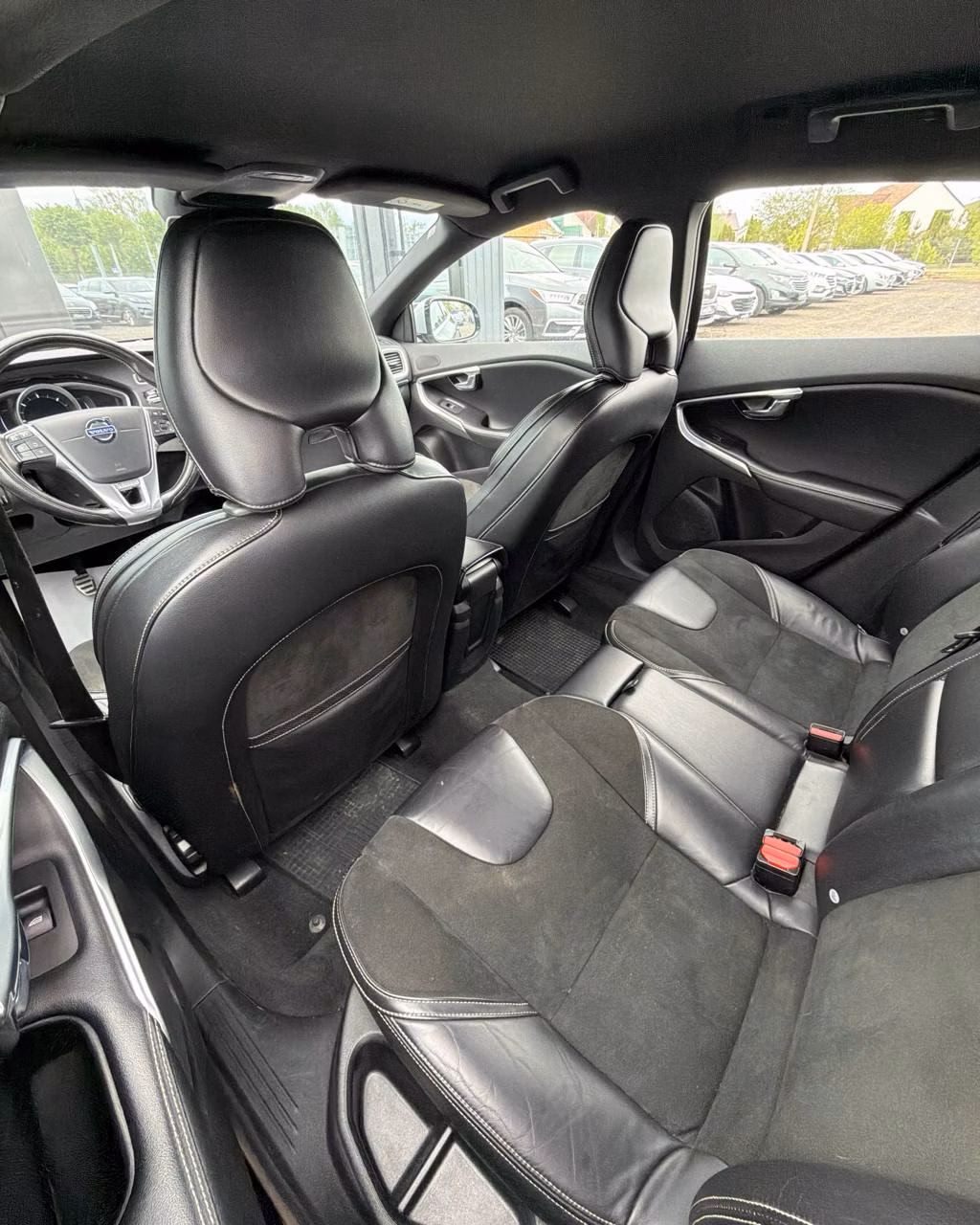 Volvo V40 фото 9