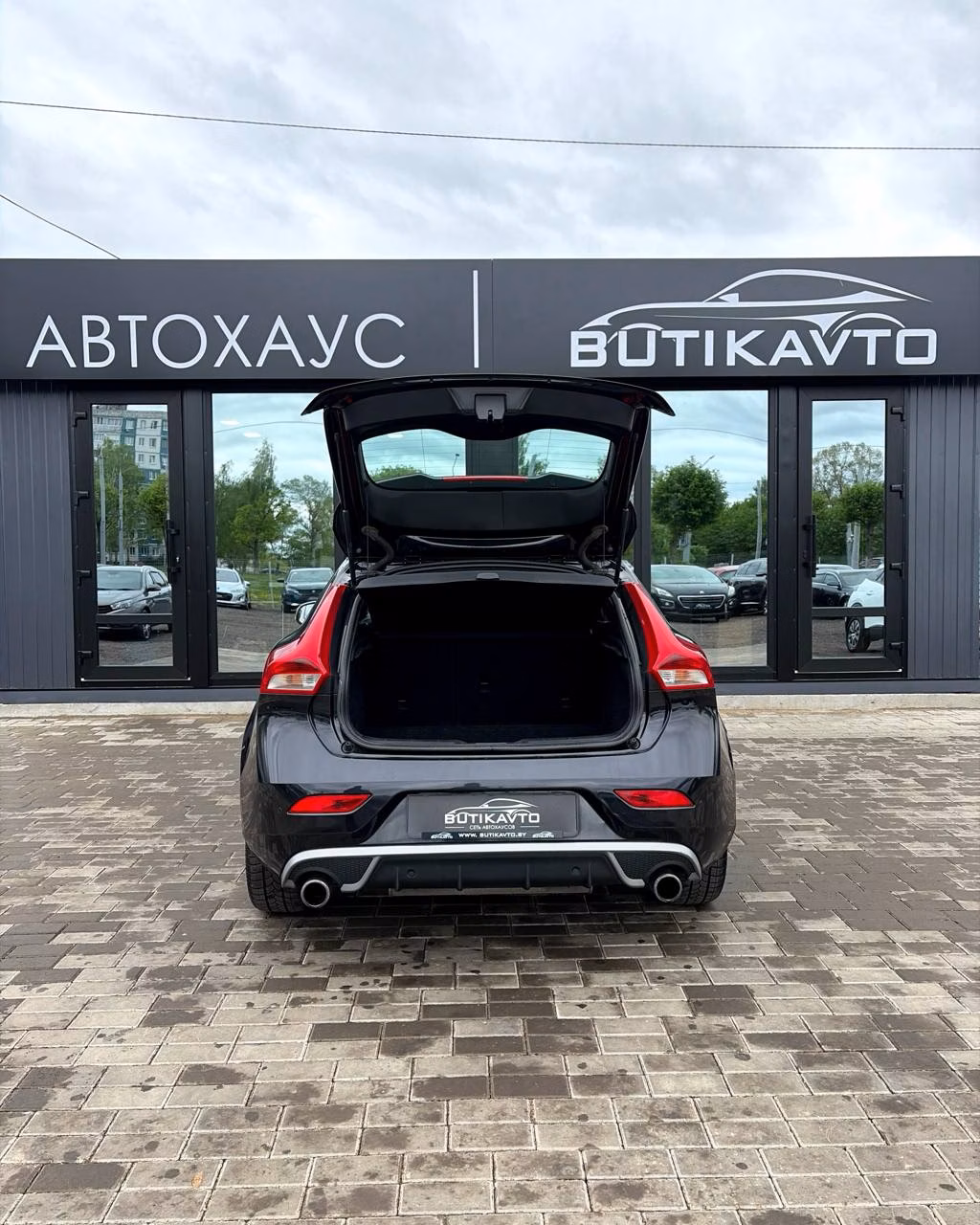 Volvo V40 фото 12