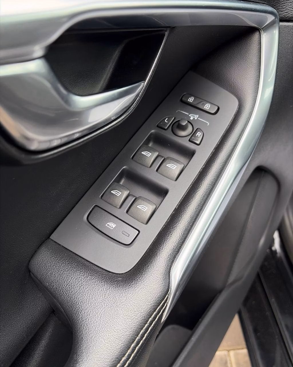 Volvo V40 фото 17