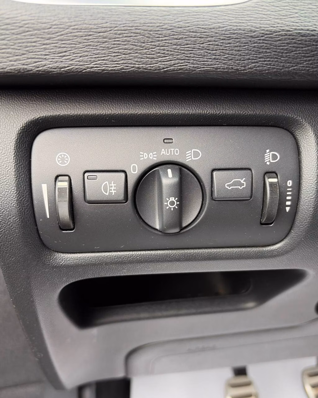 Volvo V40 фото 18