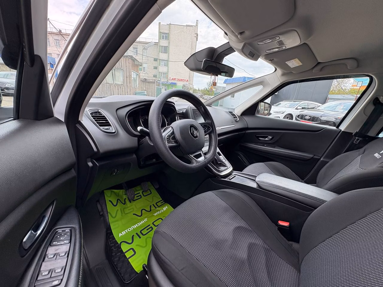 Renault Grand Scenic фото 9