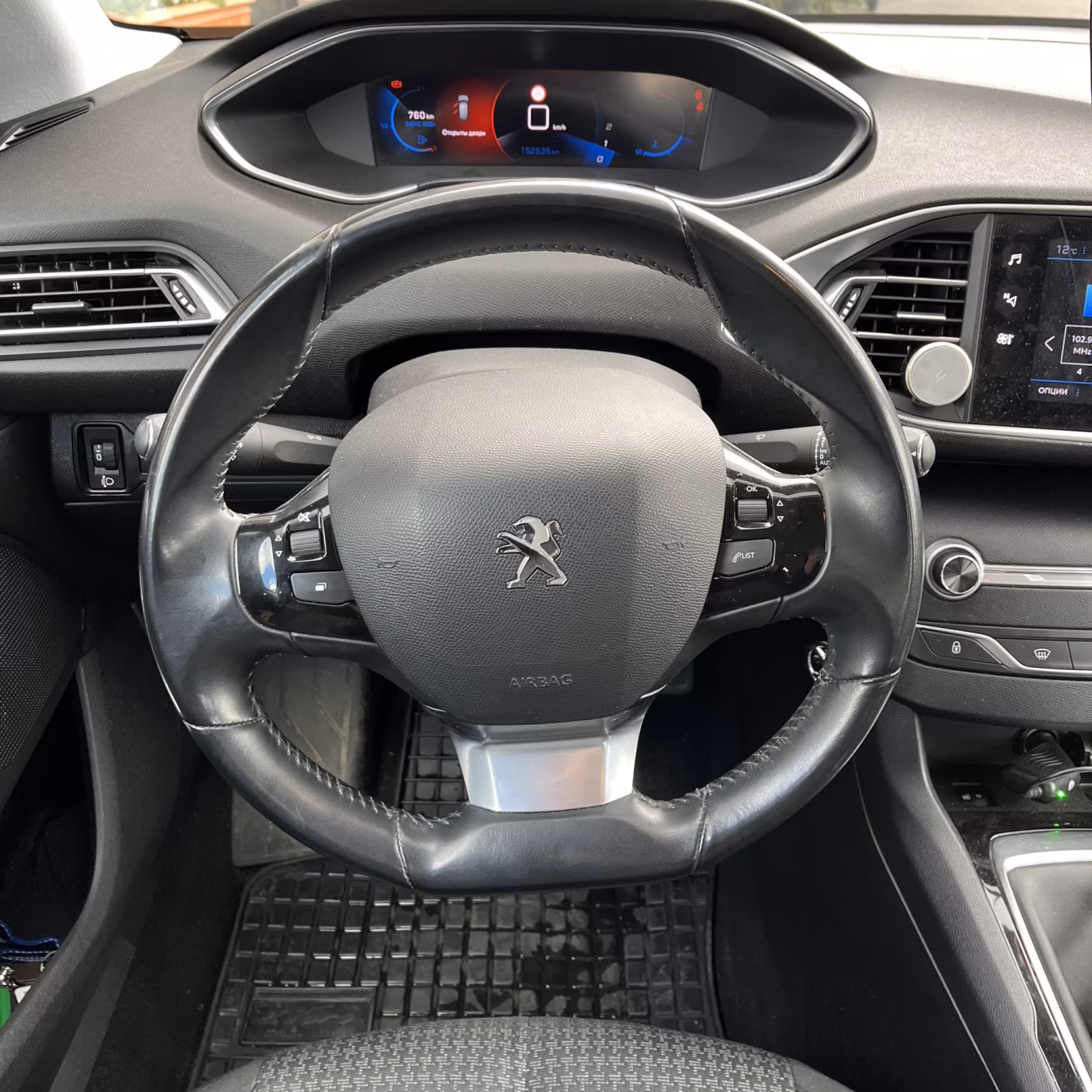 Peugeot 308 фото 16