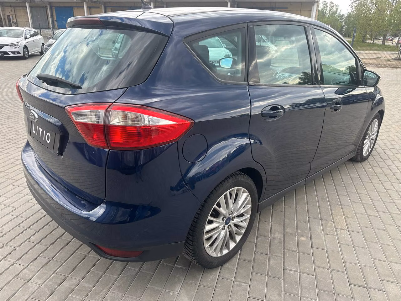 Ford C-MAX фото 8
