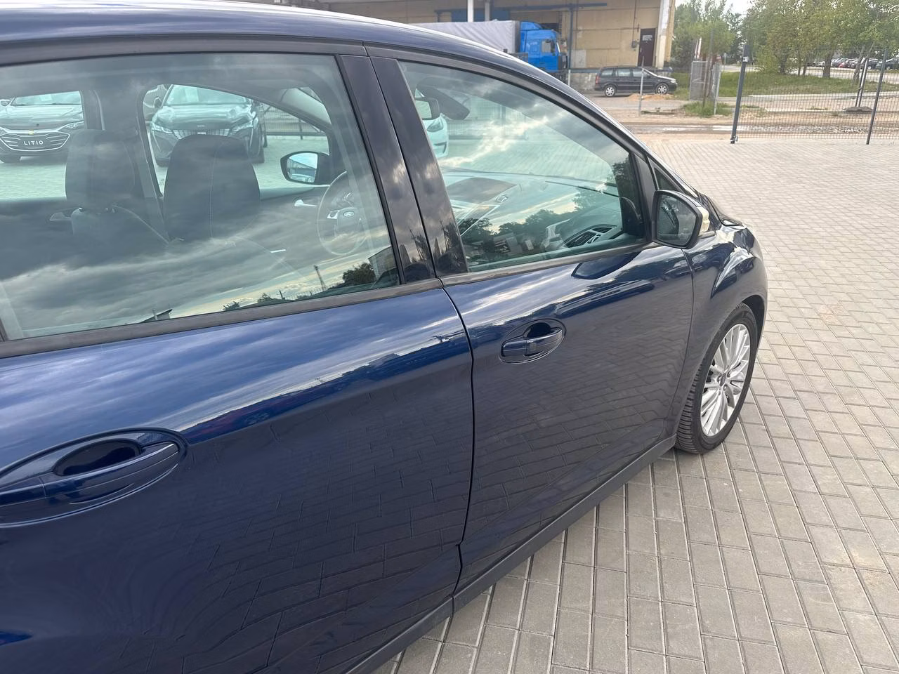 Ford C-MAX фото 10