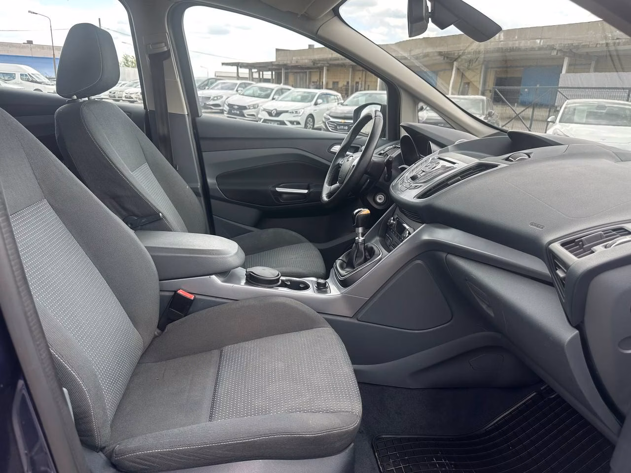 Ford C-MAX фото 16