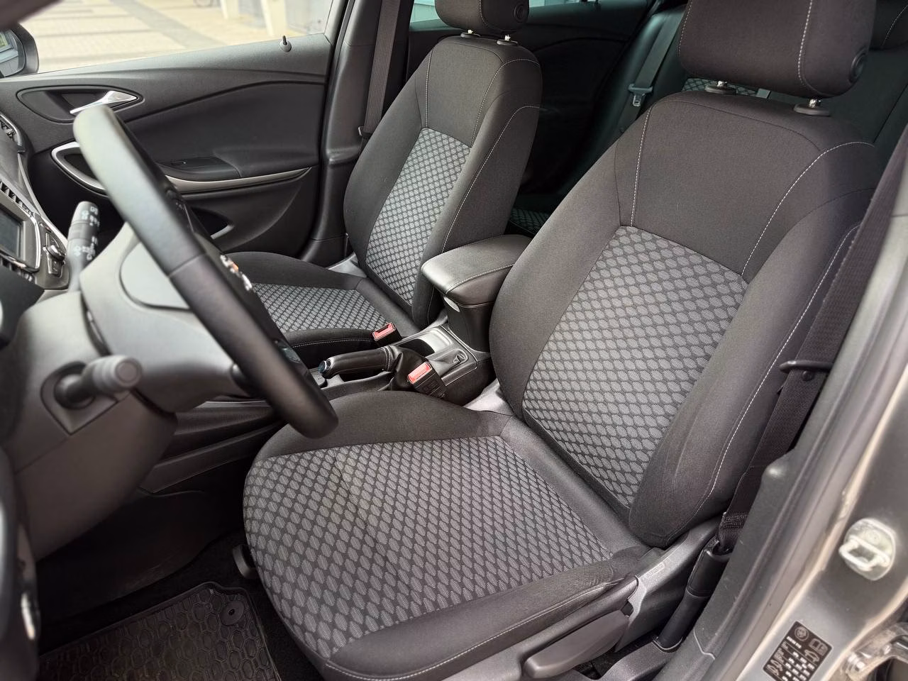 Opel Astra фото 8