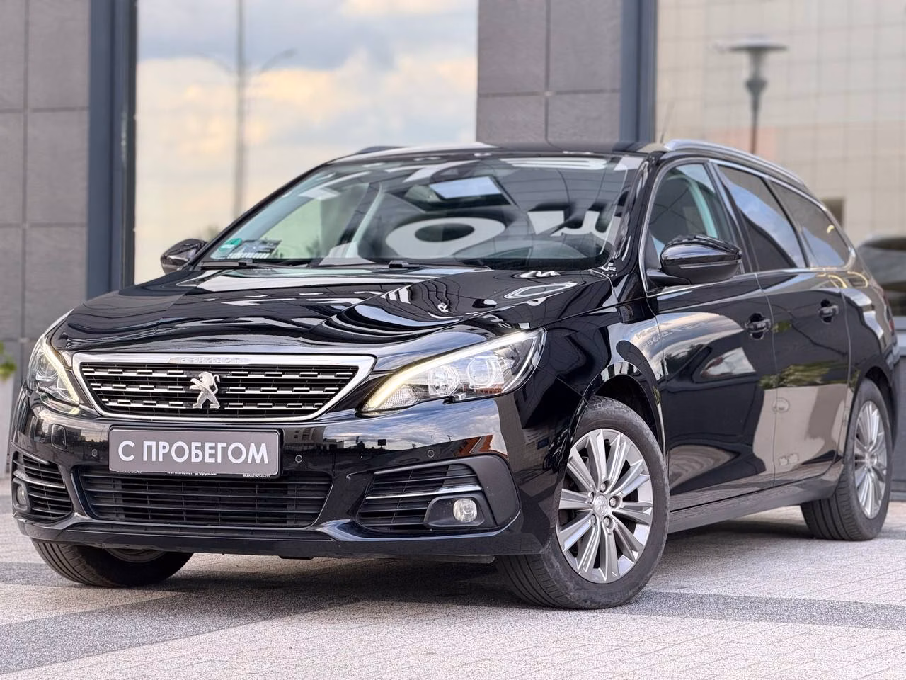 Peugeot 308 фото 2