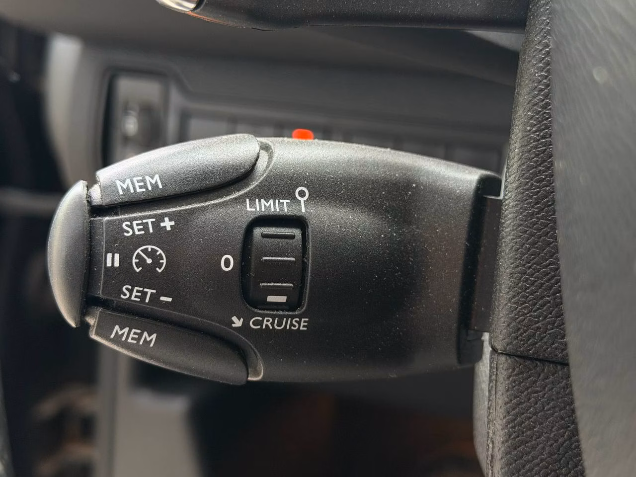 Peugeot 308 фото 13