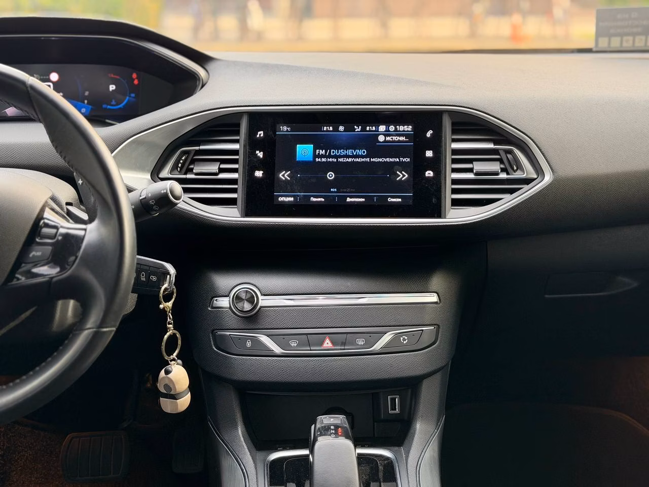 Peugeot 308 фото 15