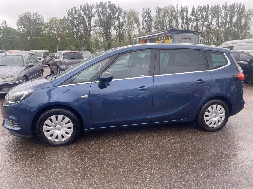 Opel Zafira фото 2