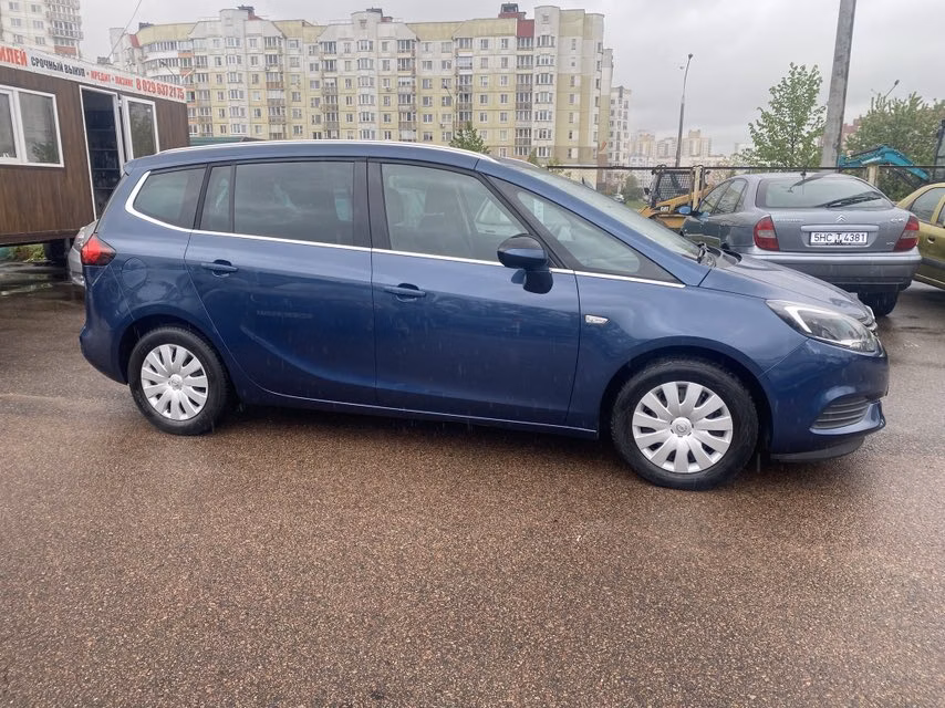Opel Zafira фото 4