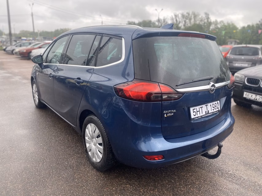 Opel Zafira фото 5